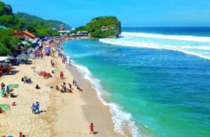 6 Rekomendasi Wisata Pantai Di Jogja, Harga Tiket Mulai dari Rp5.000 - Featured Image